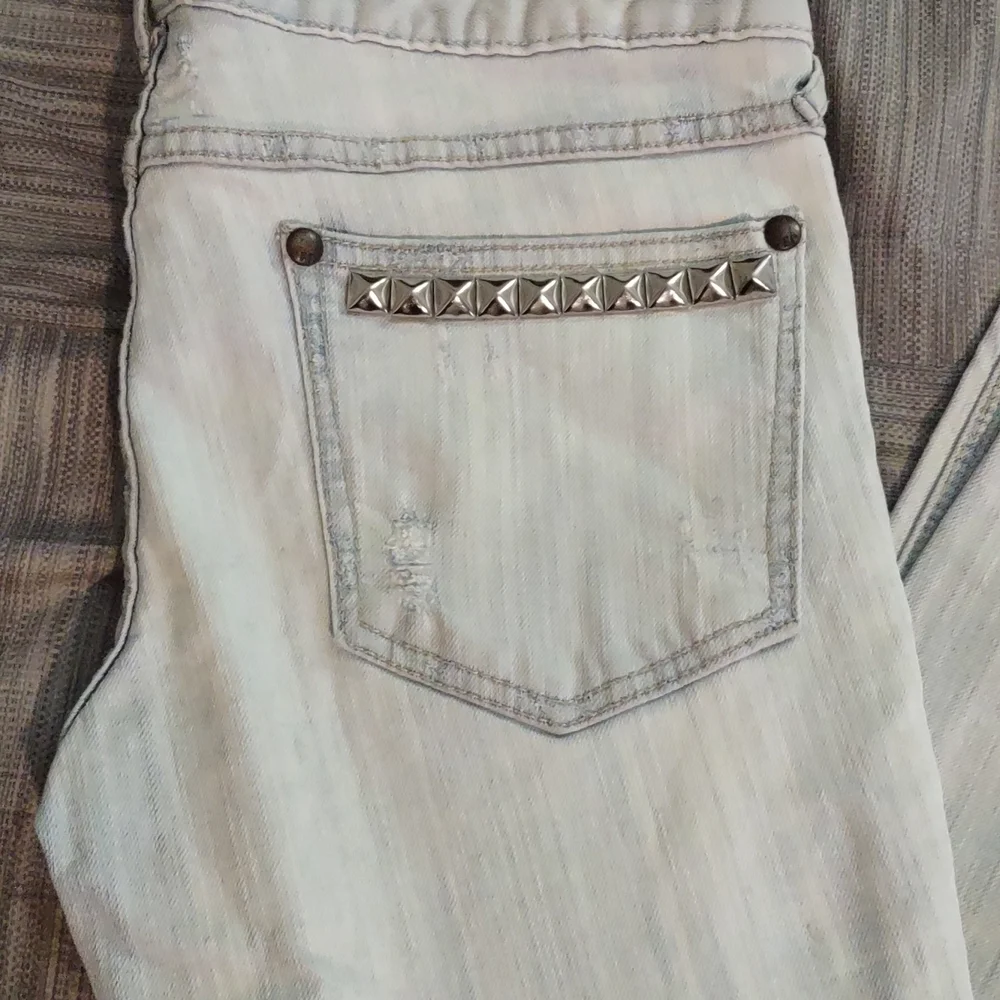 Free People Light Wash Skinny Jeans Lightly Distressed  Size 30 - Picture 4 of 8